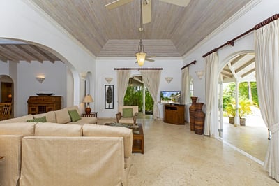 Luxury Villa Photo #8
