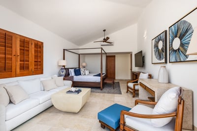 Luxury Villa Photo #36