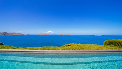 Luxury Villa Photo #6