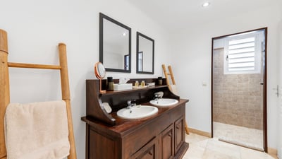 Luxury Villa Photo #24