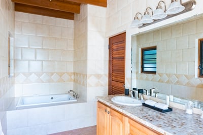 Luxury Villa Photo #22