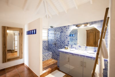 Luxury Villa Photo #33