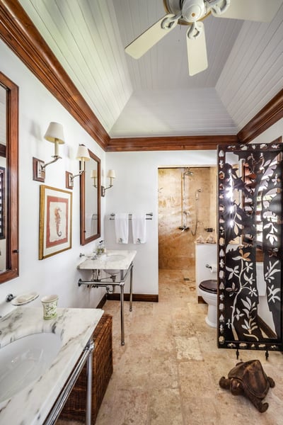 Luxury Villa Photo #18