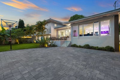 Luxury Villa Photo #13