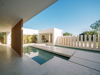 Large luxury villa with full staff and ocean views