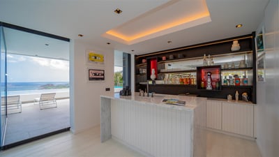 Luxury Villa Photo #18
