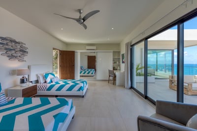 Luxury Villa Photo #44