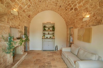 Luxury Villa Photo #17