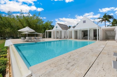 Luxury Villa Photo #2