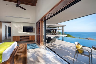 Luxury Villa Photo #23