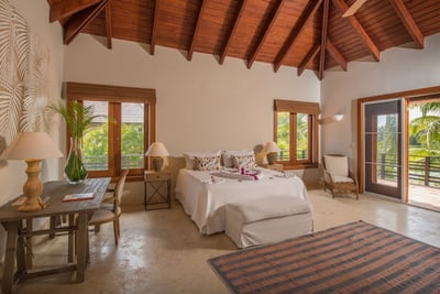 Luxury Villa Photo #23