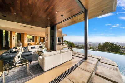 Luxury Villa Photo #4