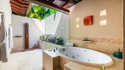Luxury Villa Photo #21