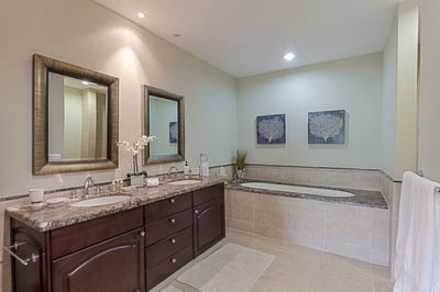 Luxury Villa Photo #16