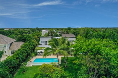 Luxury Villa Photo #4