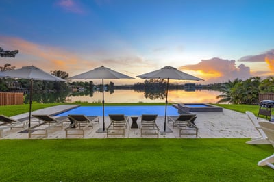 Luxury Villa Photo #8