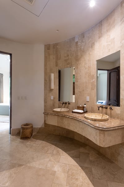 Luxury Villa Photo #33