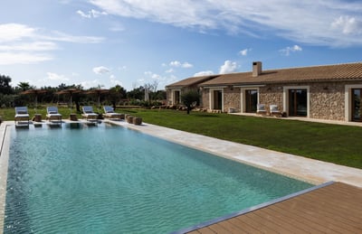 Luxury Villa Photo #4