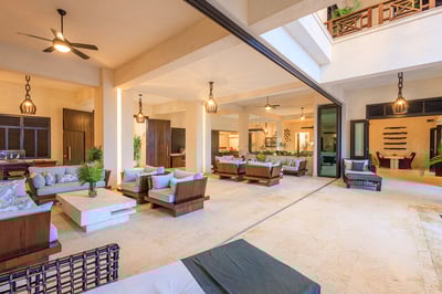 Luxury Villa Photo #32
