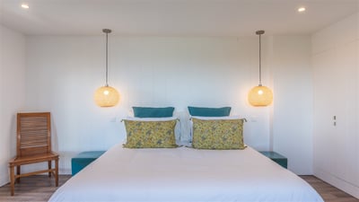 Bedroom 4: Located on the lower level. King size bed, air conditioning, ceiling fan, programmable sa