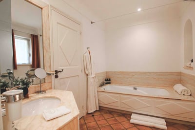 Luxury Villa Photo #15