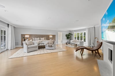 Luxury Villa Photo #25