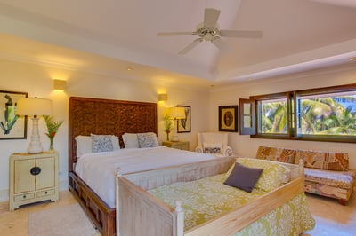 Luxury Villa Photo #43