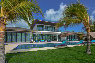Luxury Villa Photo #4
