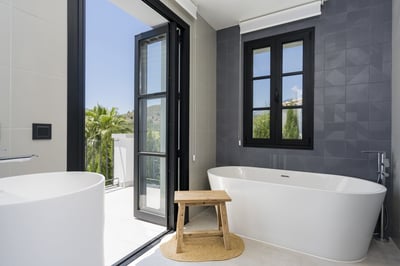Luxury Villa Photo #24