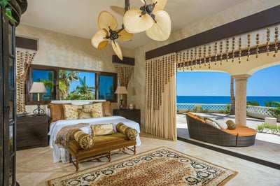 Luxury Villa Photo #33