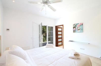 Luxury Villa Photo #15