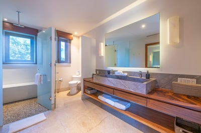 Luxury Villa Photo #43