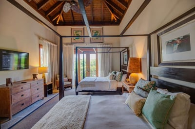Luxury Villa Photo #30