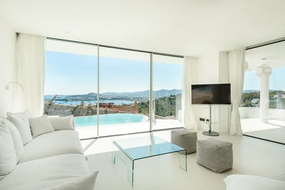 Luxury Villa Photo #14