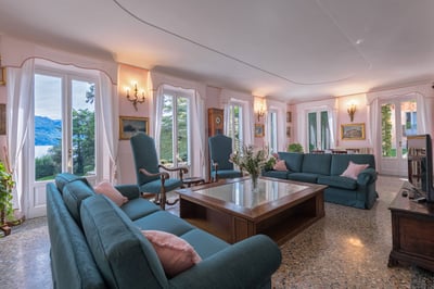 Luxury Villa Photo #13