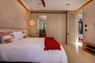 Luxury Villa Photo #33
