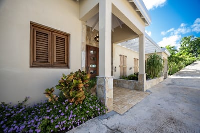 Luxury Villa Photo #30