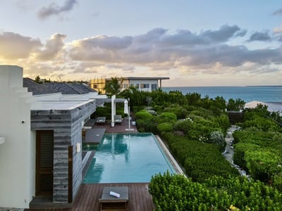 Luxury Villa Photo #9