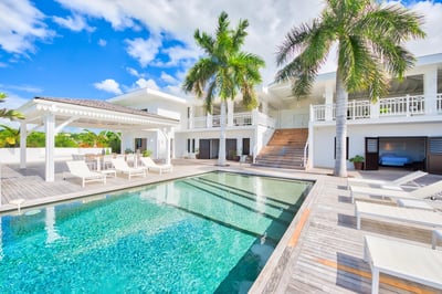 Luxury Villa Photo #3