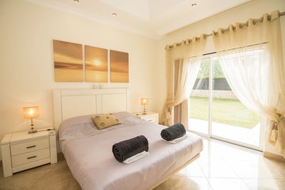 Luxury Villa Photo #18