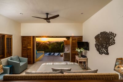 Luxury Villa Photo #9