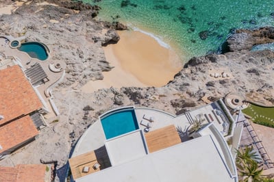 Luxury Villa Photo #2