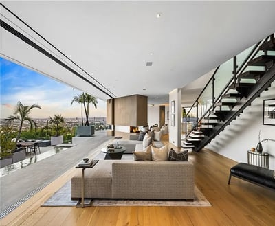 Luxury Villa Photo #30