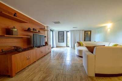 Luxury Villa Photo #14