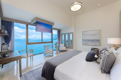 Luxury Villa Photo #26