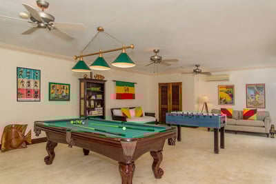 Luxury Villa Photo #18