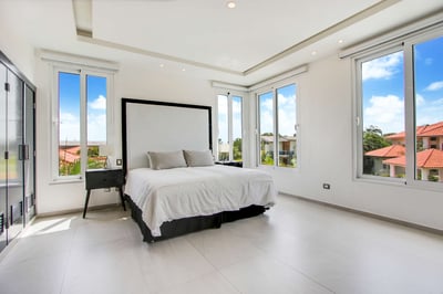 Luxury Villa Photo #53