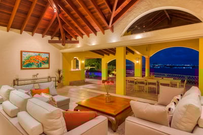 Luxury Villa Photo #17