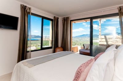 Luxury Villa Photo #16