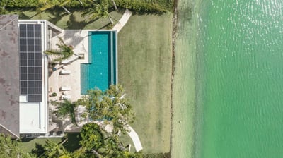 Luxury Villa Photo #3